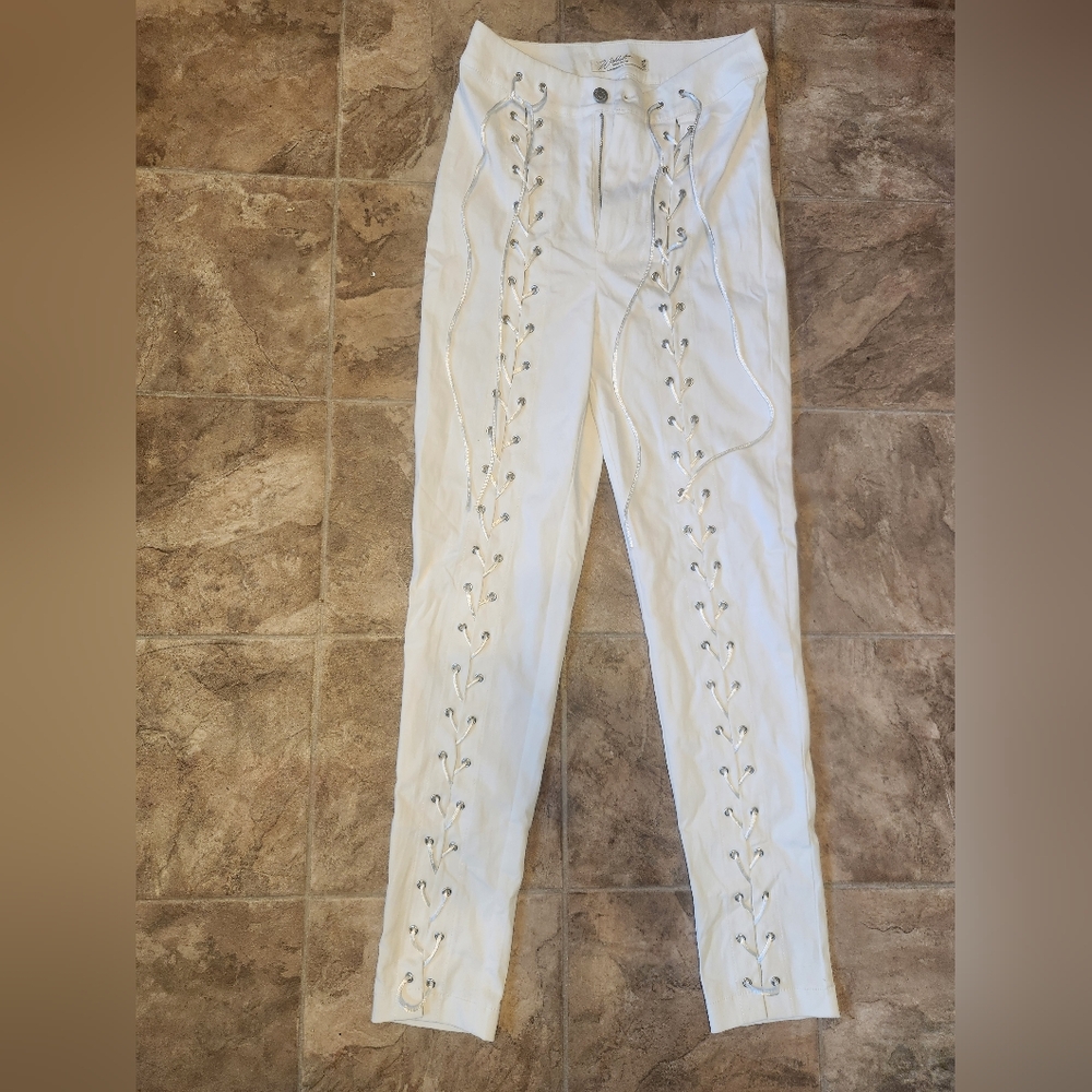 White Lace-Up Skinny Pants - Women's High-Waist Style